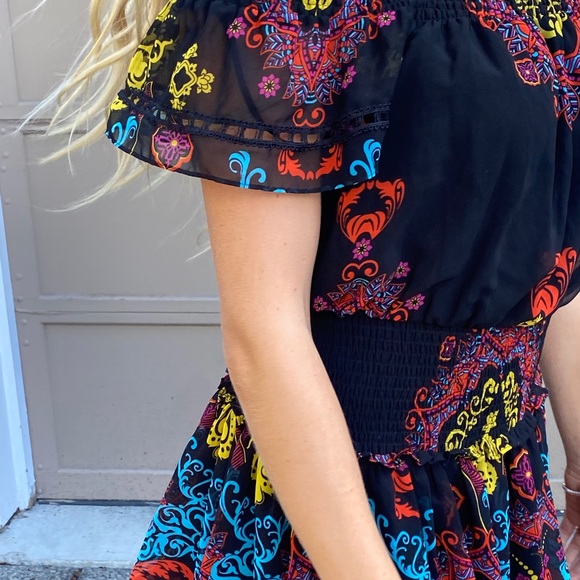 BEBE Bohemian Off the Shoulder Mini Dress Black Floral Size Small - Picture 4 of 8